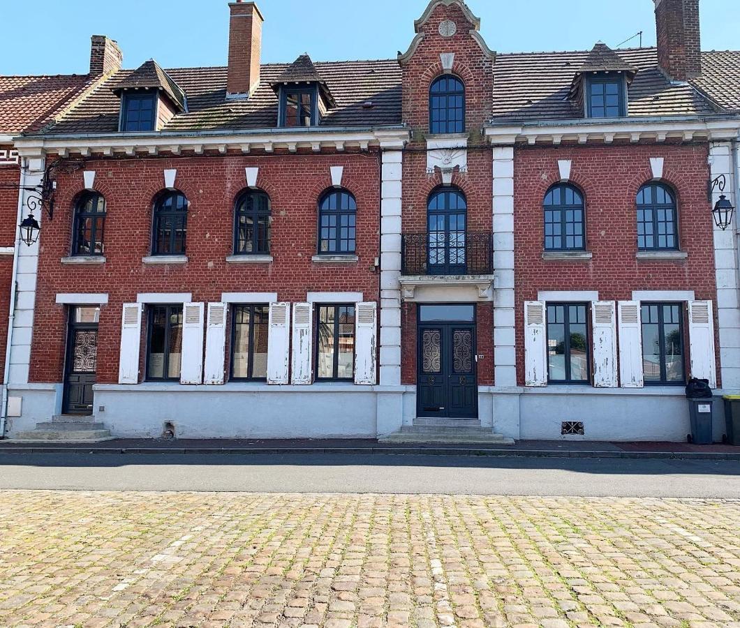 6 Place De La Detente Saint-Venant Bagian luar foto