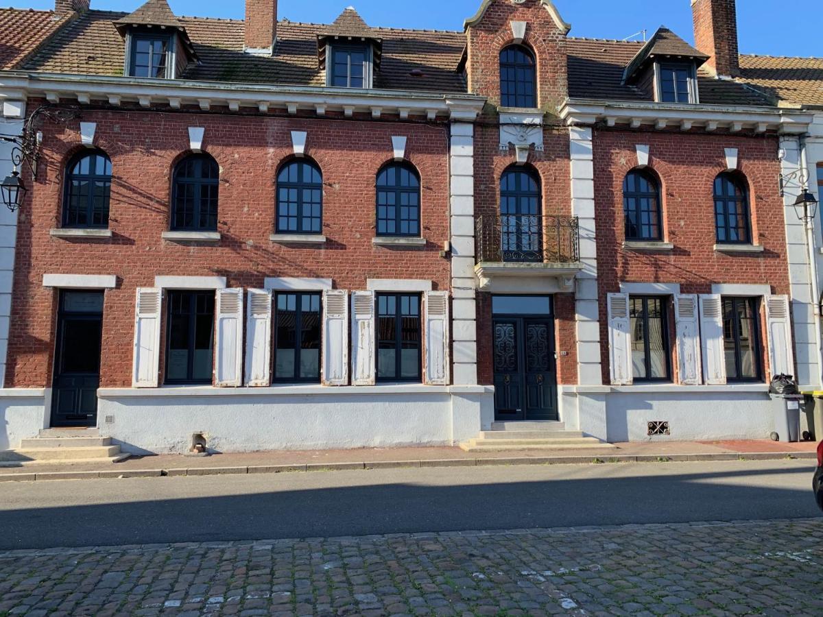6 Place De La Detente Saint-Venant Bagian luar foto